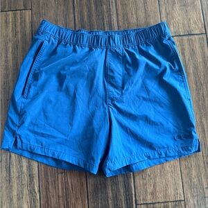 HOLLISTER mid thigh hybrid shorts